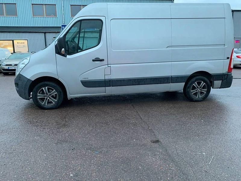 Begagnad Opel Movano 125 HK (91 kW) 2014 Grå Van