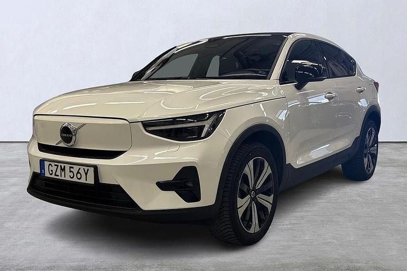 Vit Begagnad 2022 Volvo EC40 Plus SUV | 349 900 kr - Bild 1/4