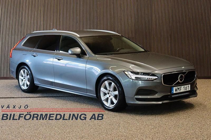 Grå Begagnad 2018 Volvo V90 Momentum Kombi | 179 900 kr (Marknadspris) - Bild 1/4