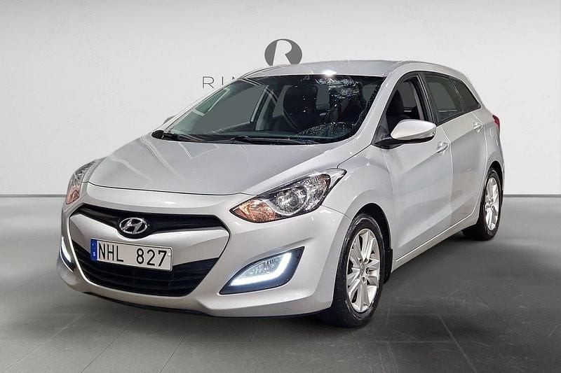 Silver Begagnad 2013 Hyundai i30 Kombi | 59 900 kr (Marknadspris) - Bild 1/3