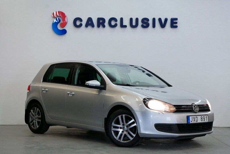 Silver Begagnad 2010 VW Golf VI Halvkombi | 69 900 kr (Lite dyr) - Bild 1/3