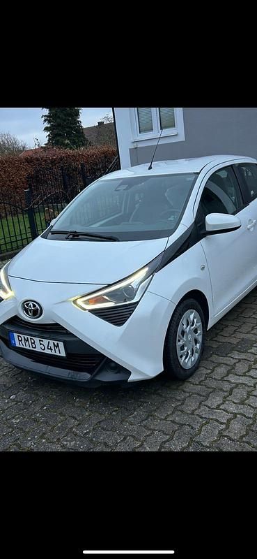 Begagnad 2021 Toyota Aygo Halvkombi | 95 000 kr (Bra pris) - Bild 1/4