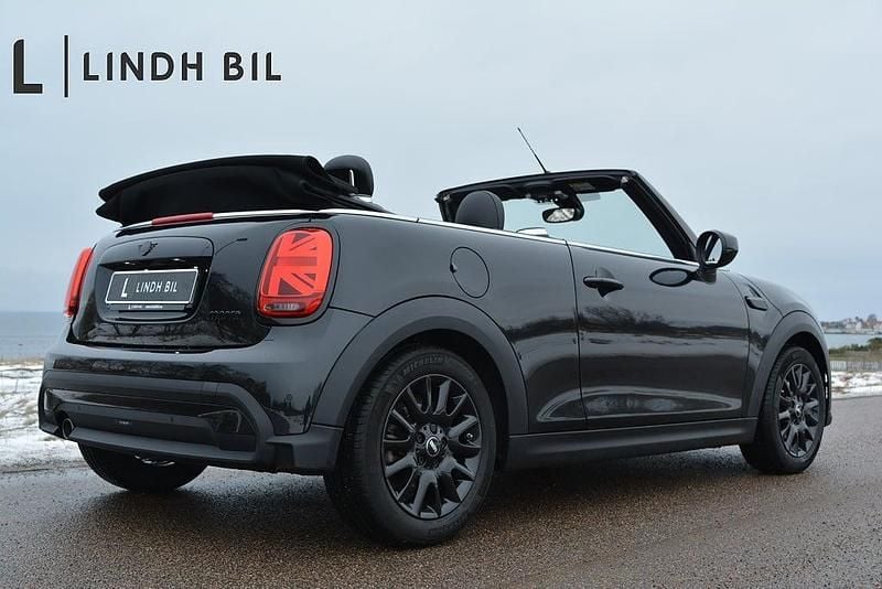 Begagnad Mini Cooper Cabriolet 136 HK (100 kW) 2023 Svart Cab