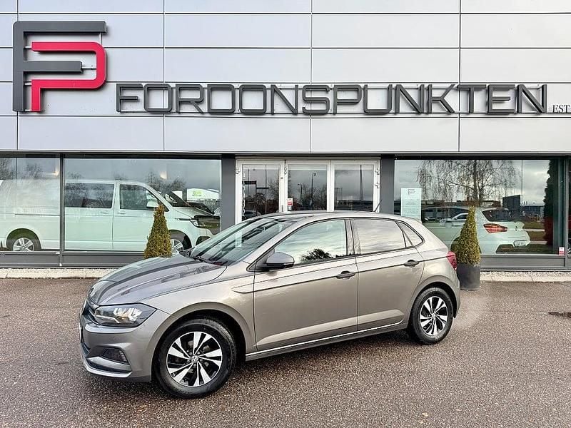 Ljusgrå Begagnad 2017 VW Polo Halvkombi | 99 000 kr (Marknadspris) - Bild 1/4