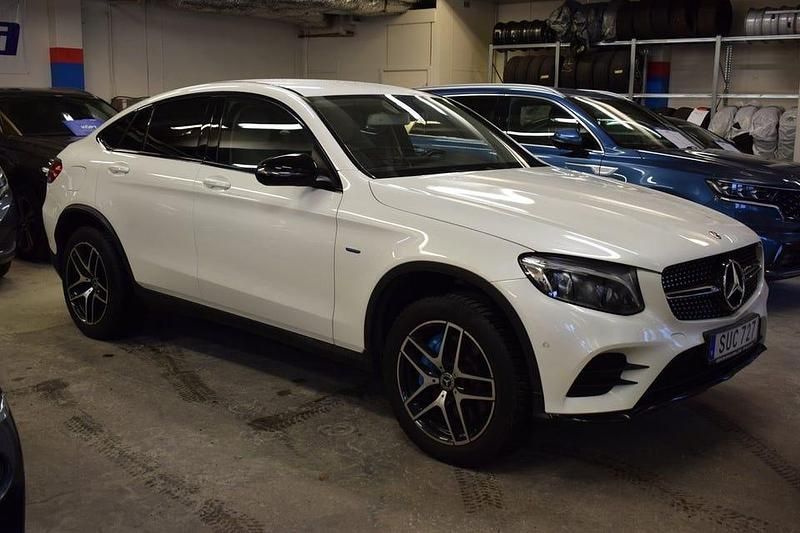 Begagnad Mercedes GLC350 AMG line 326 HK (239 kW) 2017 Vit Sportkupé