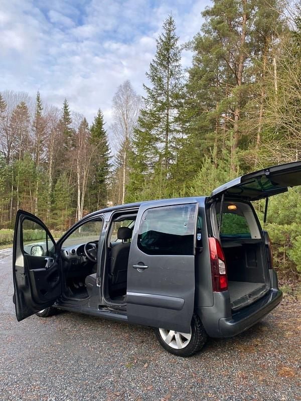 Begagnad 2015 Peugeot Partner Tepee Minibuss | 95 000 kr (Lite dyr) - Bild 1/4