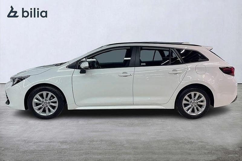 Begagnad Toyota Corolla Active 141 HK (103 kW) 2023 Vit Kombi