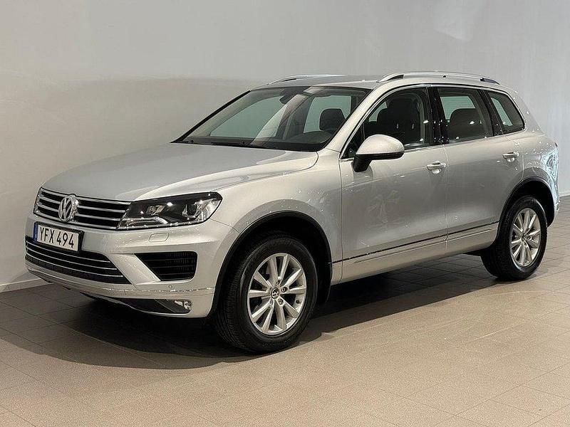 Silver Begagnad 2016 VW Touareg SUV | 299 500 kr (Marknadspris) - Bild 1/3