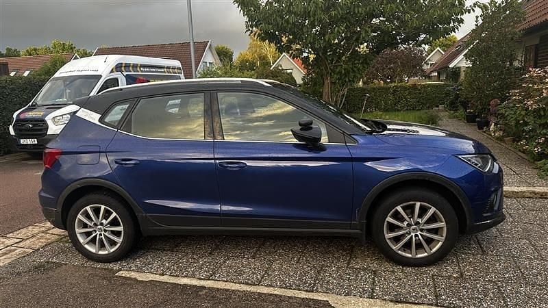 Blå Begagnad 2021 Seat Arona FR SUV | 149 000 kr (Bra pris) - Bild 1/4