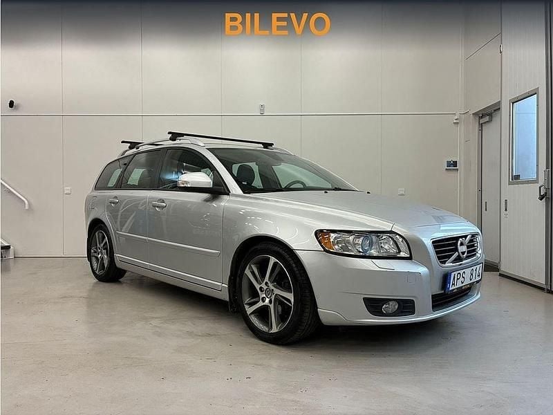 Ljusgrå Begagnad 2012 Volvo V50 Momentum Kombi | 59 800 kr (Marknadspris) - Bild 1/4
