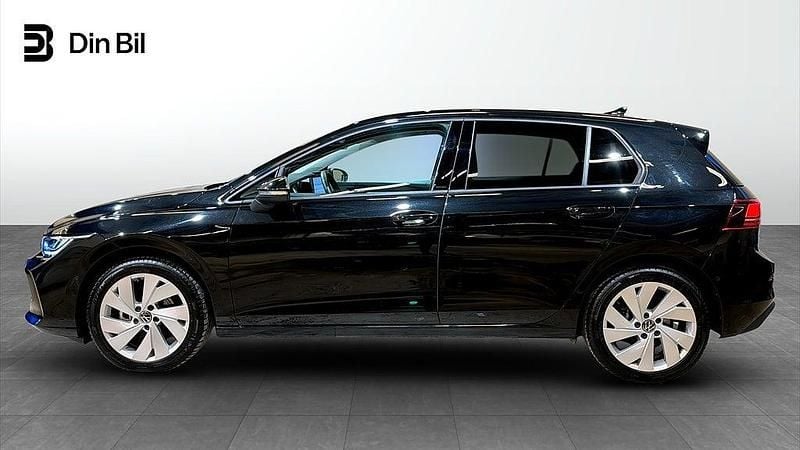 Begagnad VW Golf VIII Edition 150 HK (110 kW) 2025 Grenadilla black metallic Halvkombi