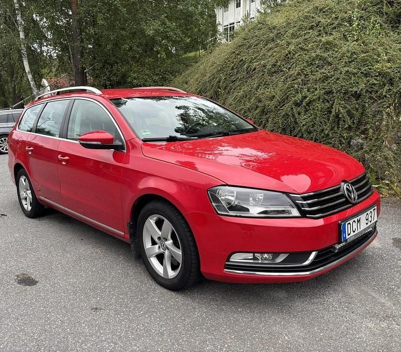 Röd Begagnad 2014 VW Passat Kombi | 70 000 kr (Bra pris) - Bild 1/4