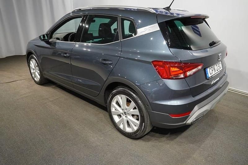 Begagnad Seat Arona Xperience 112 HK (82 kW) 2023 Grå SUV
