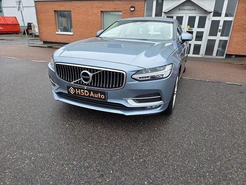 Ljusblå Begagnad 2017 Volvo S90 Inscription Sedan | 219 900 kr (Marknadspris) - Bild 1/4
