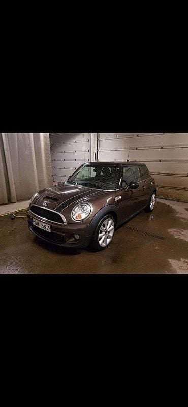 Brun Begagnad 2012 Mini Cooper SD Halvkombi | 90 000 kr - Bild 1/4