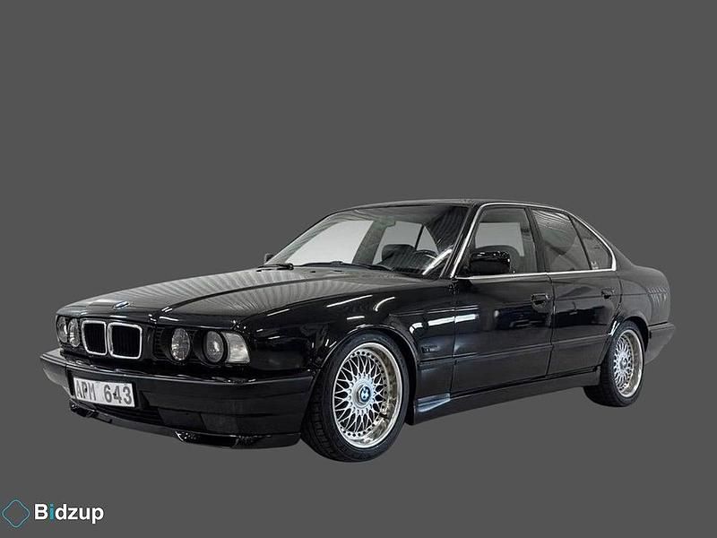 Ljusgrå Begagnad 1993 BMW 540 Sedan | 1 000 kr - Bild 1/4