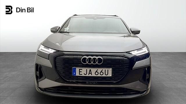 Begagnad Audi Q4 e-tron S-Line 210 kW (286 HK) 2024 Grå SUV
