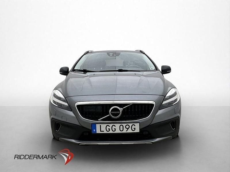 Begagnad Volvo V40 CC Momentum 150 HK (110 kW) 2019 Grå Kombi