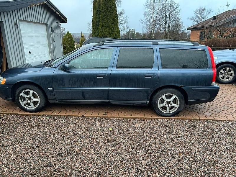 Begagnad 2006 Volvo V70 Kombi | 23 000 kr (Marknadspris) - Bild 1/4