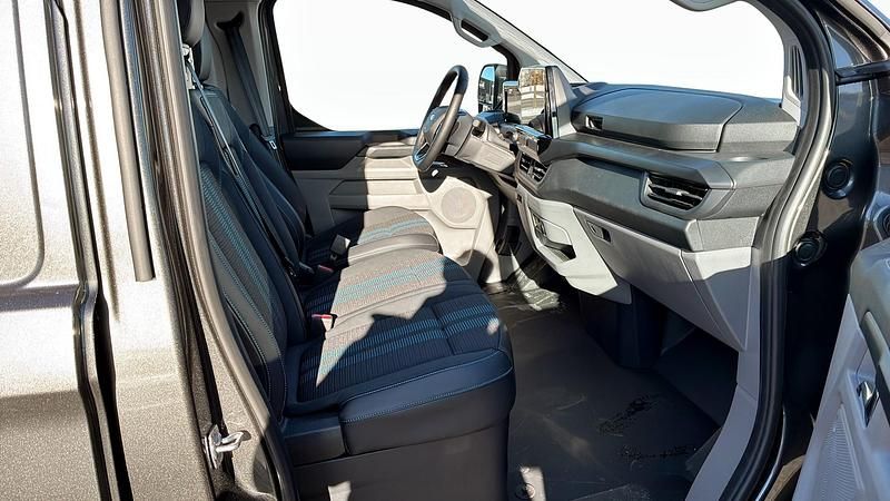 Ny Ford E-Transit 2026 Grå Van