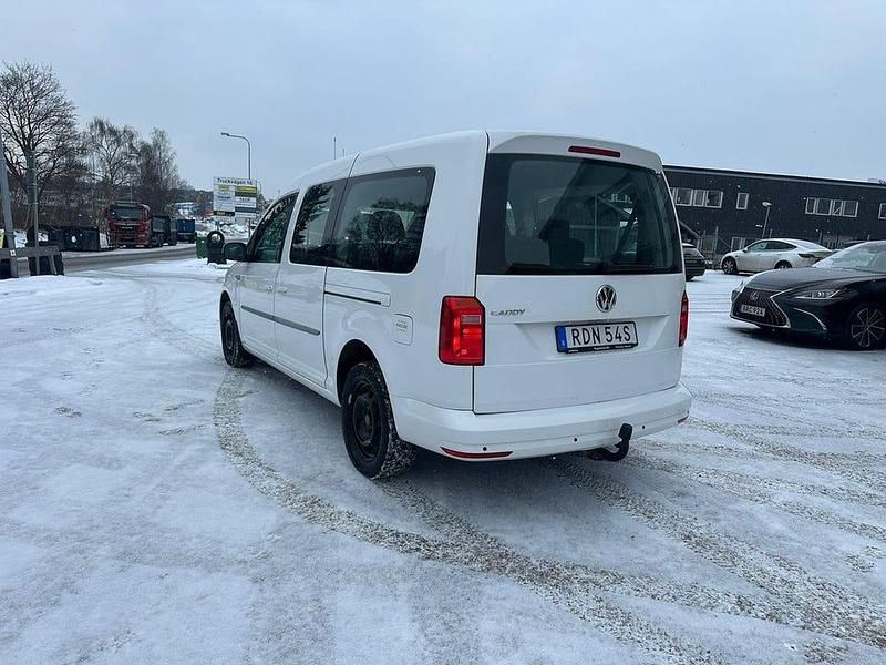Begagnad VW Caddy Maxi Life 102 HK (75 kW) 2019 Vit Minibuss