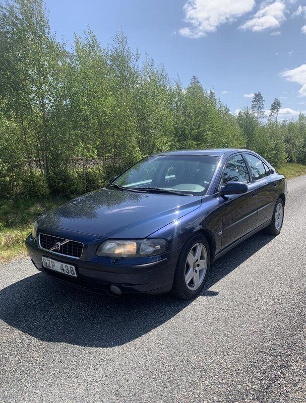 Blå Begagnad 2002 Volvo S60 Sedan | 18 000 kr (Marknadspris) - Bild 1/4