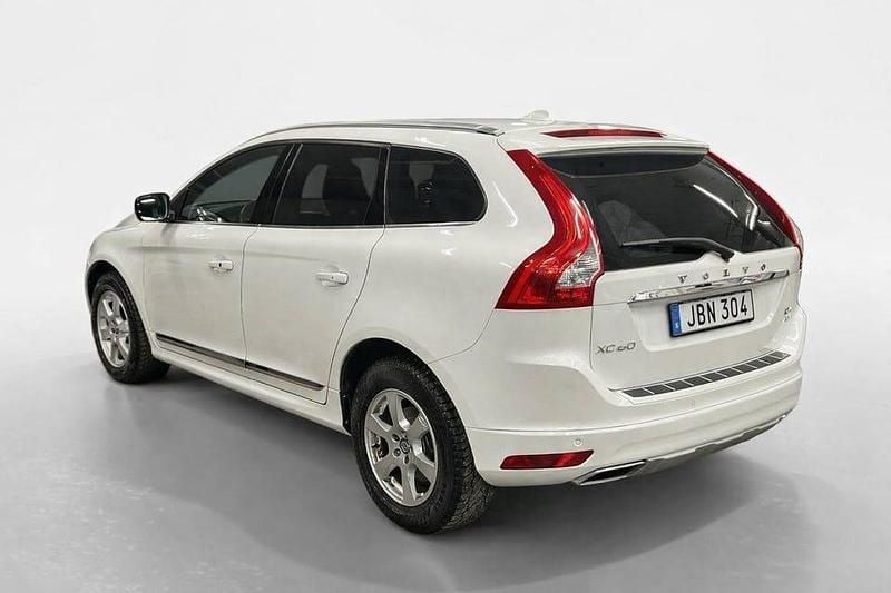 Begagnad Volvo XC60 Summum 190 HK (139 kW) 2015 Vit SUV