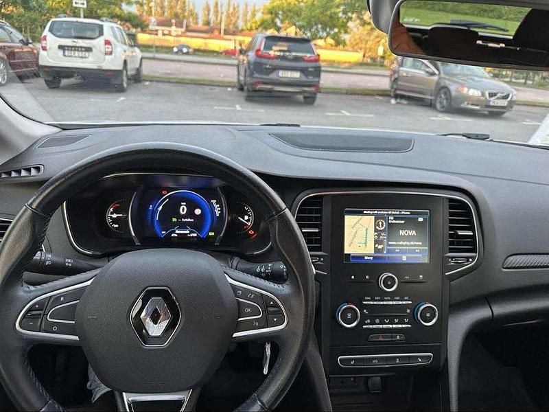 Vit Begagnad 2018 Renault Mégane IV Halvkombi | 125 000 kr (Lite dyr) - Bild 1/4