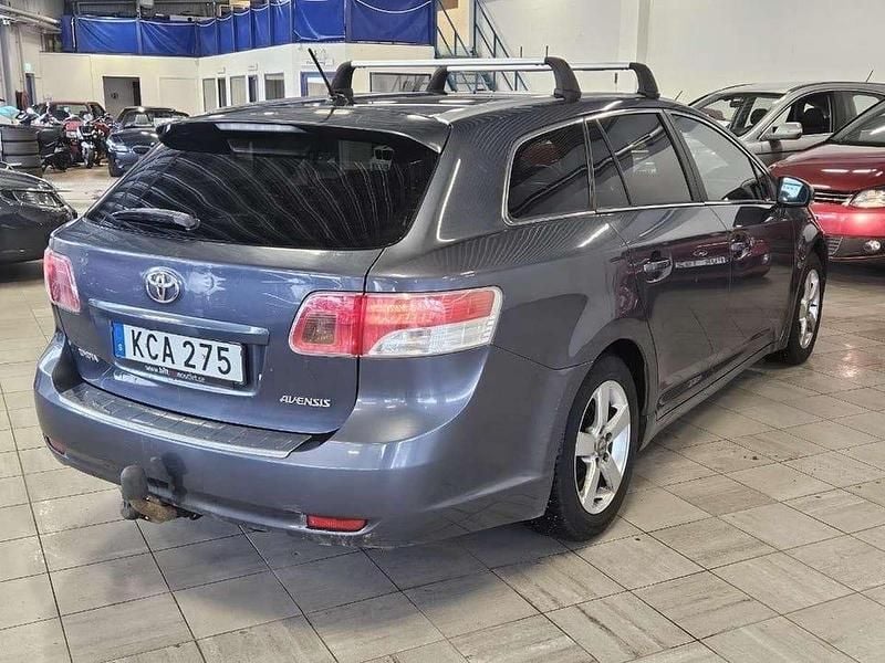Begagnad Toyota Avensis Multidrive S 152 HK (111 kW) 2009 Blå