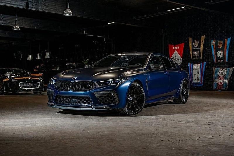 Blå Begagnad 2023 BMW M8 Competition Edition Sportkupé | 1 249 500 kr - Bild 1/4