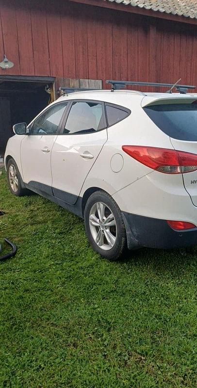 Vit Begagnad 2012 Hyundai ix35 SUV | 65 000 kr (Bra pris) - Bild 1/4