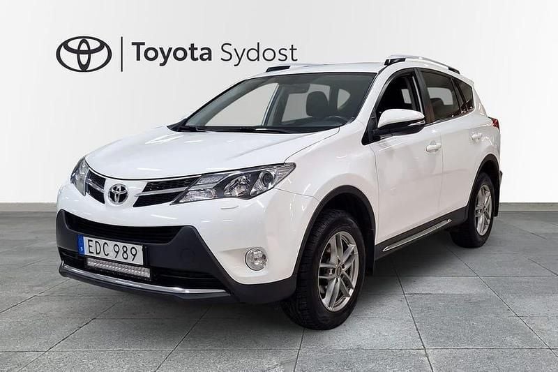 Vit Begagnad 2014 Toyota RAV4 Active SUV | 155 000 kr (Marknadspris) - Bild 1/4