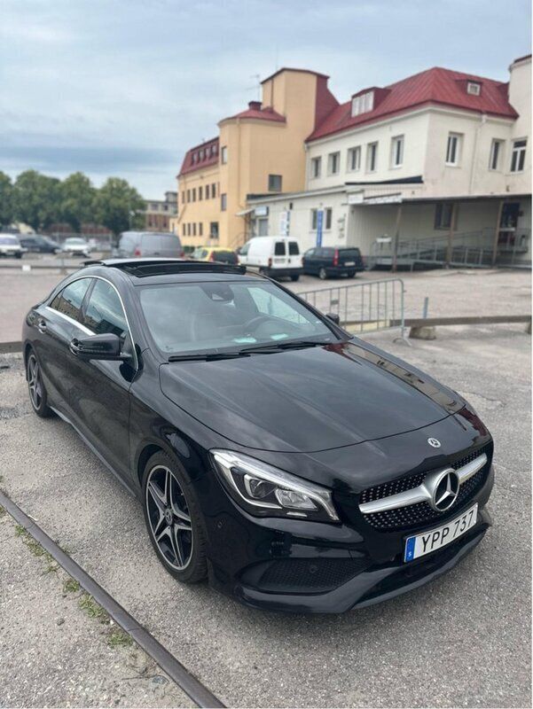 Svart Begagnad 2019 Mercedes CLA180 AMG Sedan | 235 000 kr (Marknadspris) - Bild 1/4