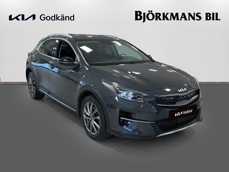 Begagnad Kia XCeed Advance 141 HK (103 kW) 2022 /h8g/ penta metal m SUV