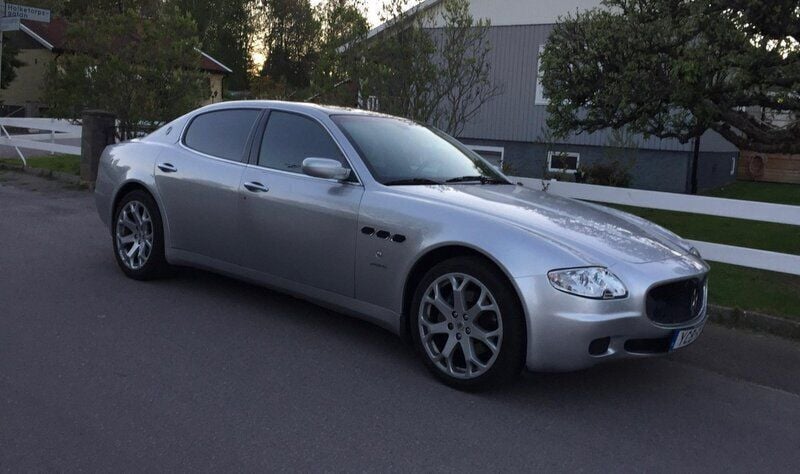 Silver Begagnad 2006 Maserati Quattroporte Sedan | 159 000 kr - Bild 1/4