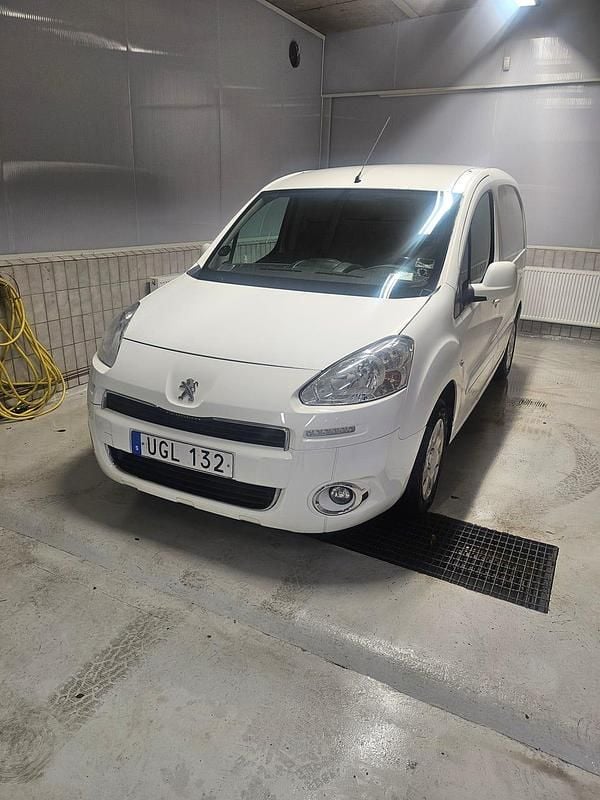 Begagnad 2014 Peugeot Partner Minibuss | 42 500 kr (Bra pris) - Bild 1/4