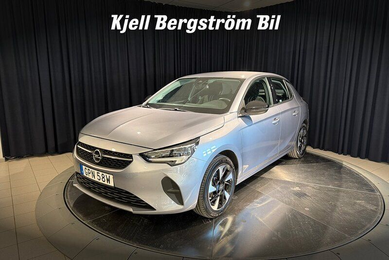 Grå metallic Begagnad 2022 Opel Corsa-e Design Edition Halvkombi | 189 000 kr (Marknadspris) - Bild 1/4