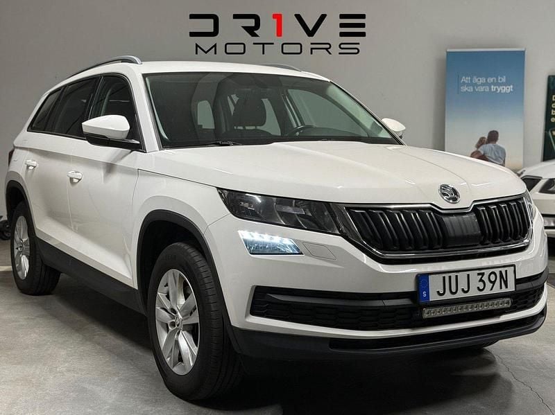 Vit Begagnad 2019 Skoda Kodiaq SUV | 249 900 kr (Marknadspris) - Bild 1/4