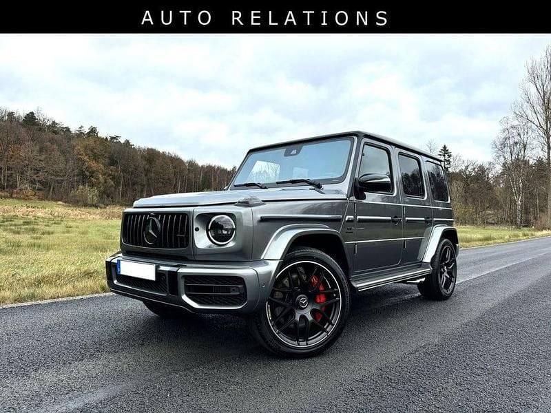 Mörk grå selenitgrå metallic Begagnad 2024 Mercedes G63 AMG AMG SUV | 1 999 900 kr (Marknadspris) - Bild 1/4