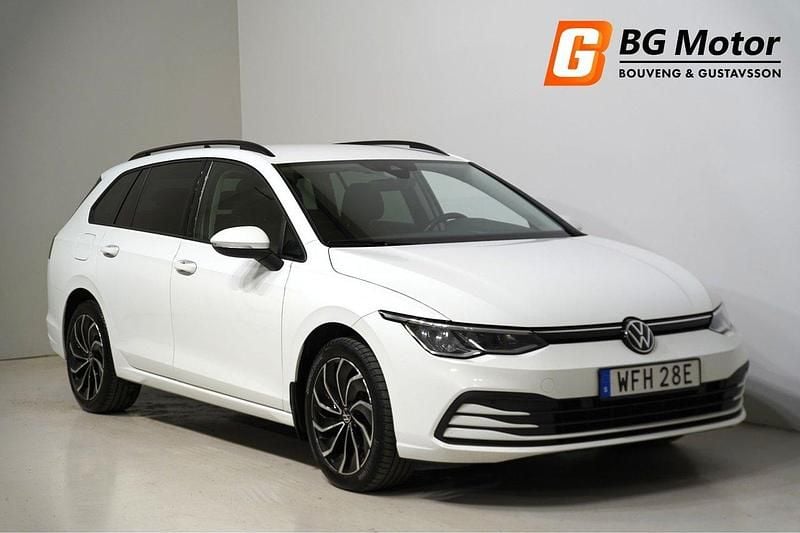 Vit Begagnad 2022 VW Golf VIII Kombi | 179 900 kr (Bra pris) - Bild 1/3