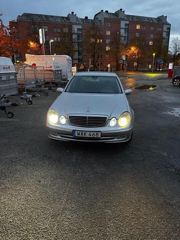 Begagnad 2004 Mercedes E320 | 75 000 kr (Lite dyr) - Bild 1/4