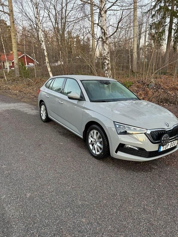 Begagnad 2020 Skoda Scala Halvkombi | 160 000 kr (Marknadspris) - Bild 1/4