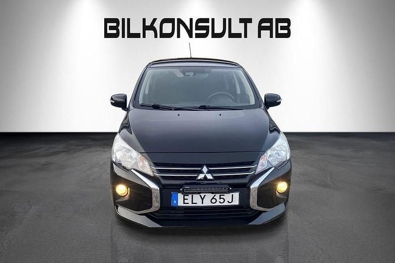 Begagnad Mitsubishi Space Star 80 HK (58 kW) 2020 Svart Halvkombi