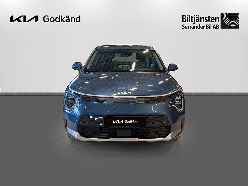 Begagnad Kia e-Niro LX 150 kW (204 HK) 2023 Blå SUV
