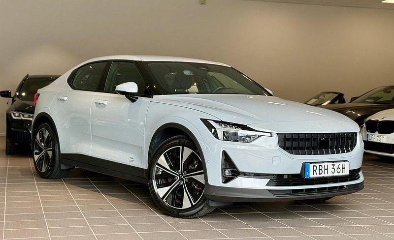 Silver (silver metallic) Begagnad 2023 Polestar 2 Pilot Sedan | 362 900 kr (Bra pris) - Bild 1/4