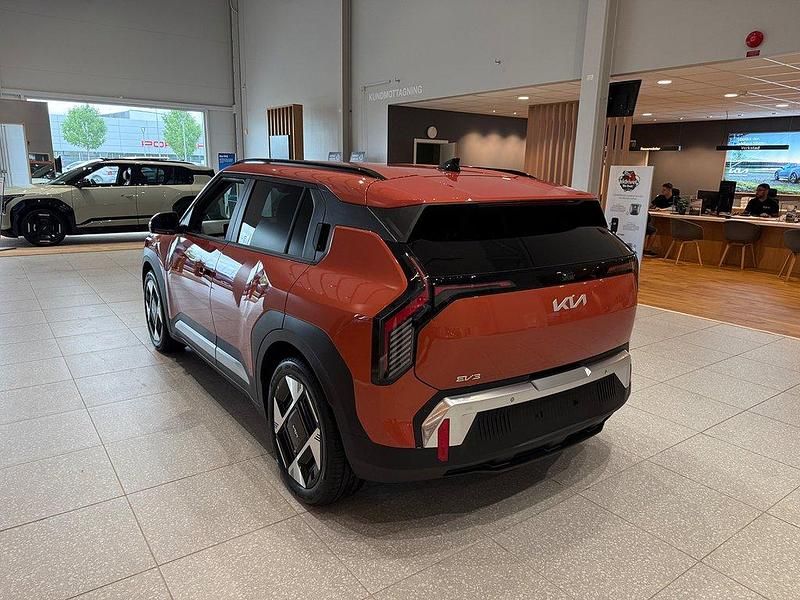 Begagnad Kia EV3 Plus 150 kW (204 HK) 2024 Vit SUV
