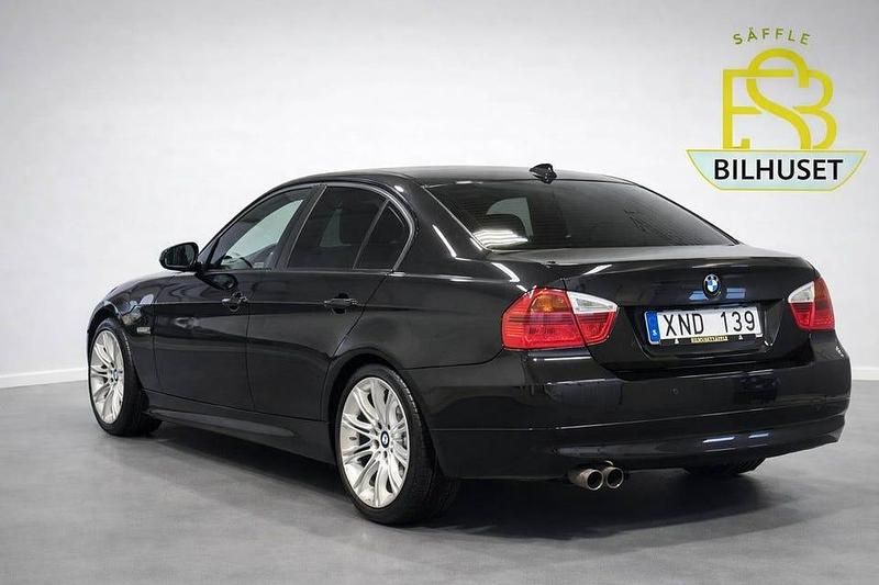 Begagnad BMW 325 Advantage 218 HK (160 kW) 2006 Svart Sedan