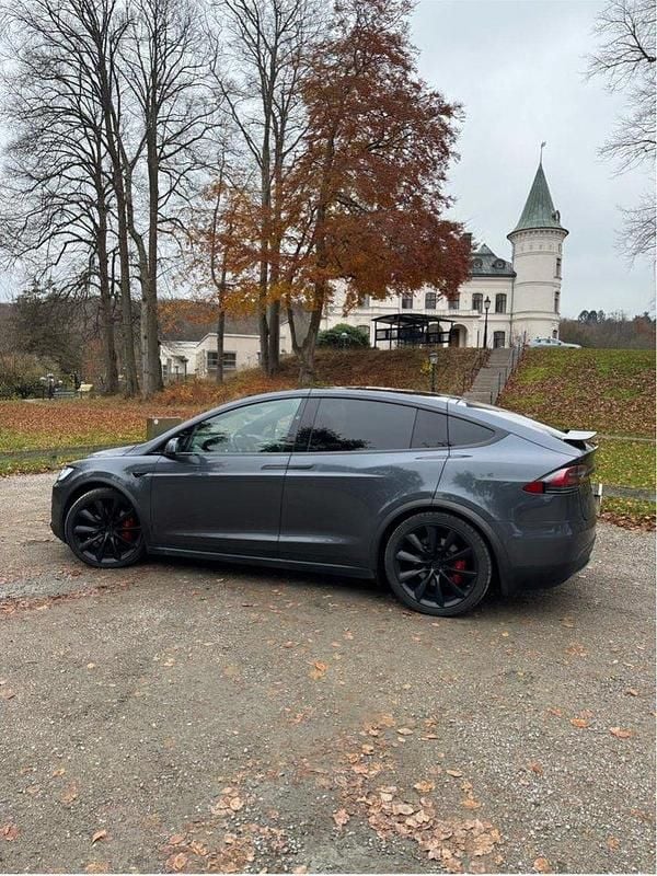 Silver Begagnad 2019 Tesla Model X SUV | 495 000 kr (Marknadspris) - Bild 1/2