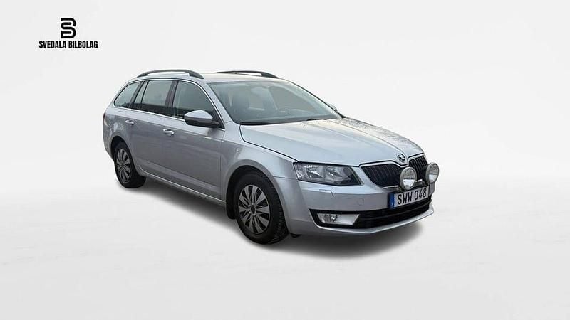 Begagnad Skoda Octavia 106 HK (77 kW) 2015 Silver Halvkombi