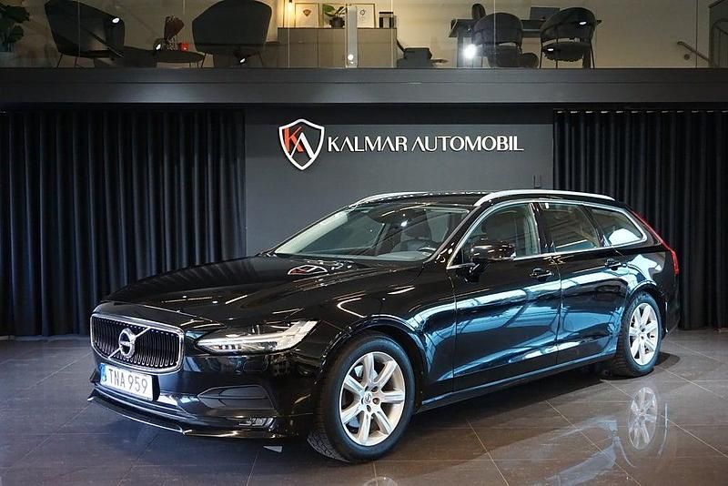 Svart Begagnad 2017 Volvo V90 Momentum Kombi | 189 900 kr (Bra pris) - Bild 1/4